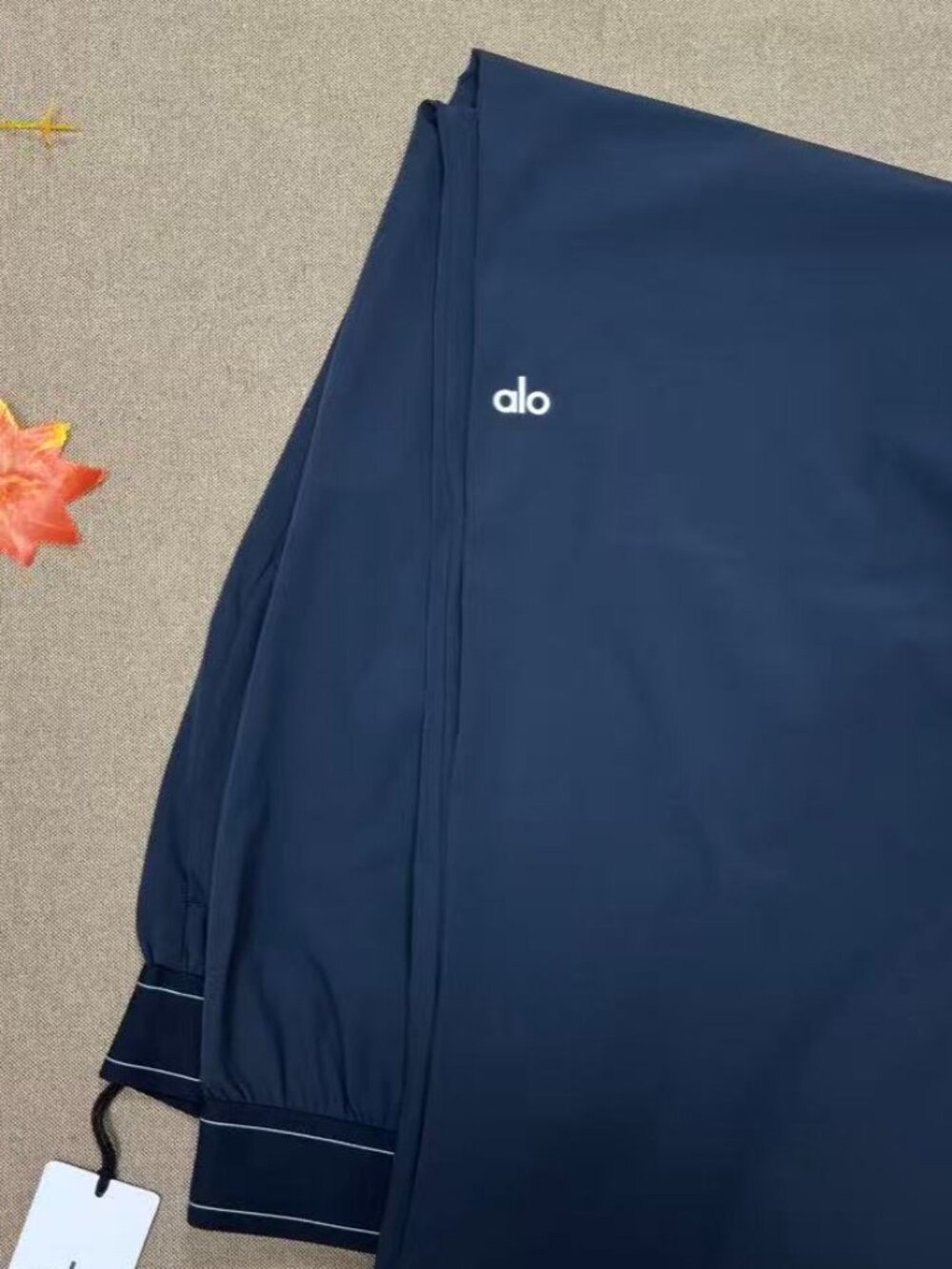 Navy Blue ALO Yoga🐳Suit Up Trouser 30" inseam💧Sz XS - Picture 5 of 8
